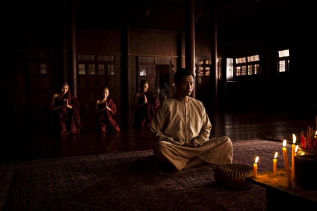 Twilight Over Burma Fotoğrafları 10