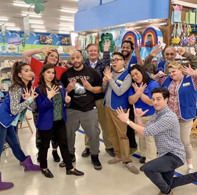 Superstore Fotoğrafları 29