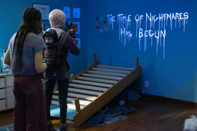 A Babysitter’s Guide to Monster Hunting Fotoğrafı