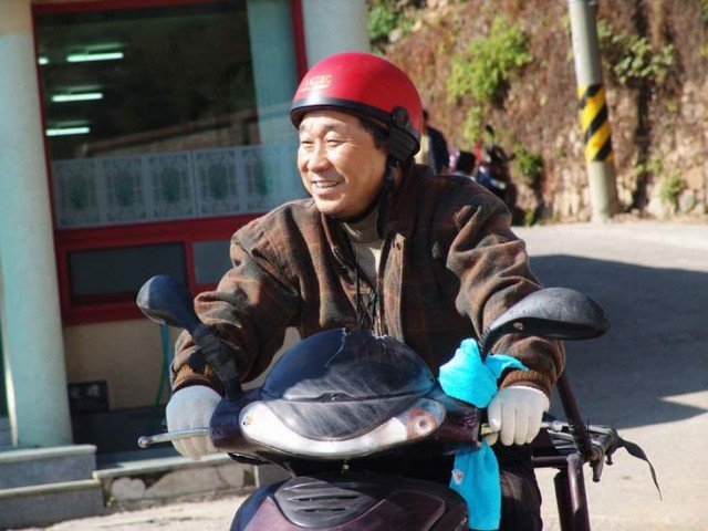 Barefoot Kibong fotoğrafı