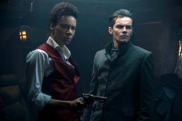 Gölge ve Kemik Fotoğrafı