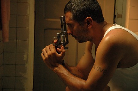 it iti ısırır fotoğrafı it iti ısırır fotoğrafı