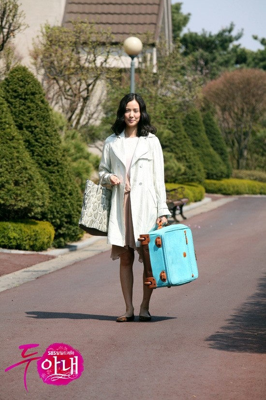 Two Wives Fotoğrafı