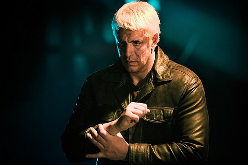 Ateşle Oynayan Kız Fotoğrafı