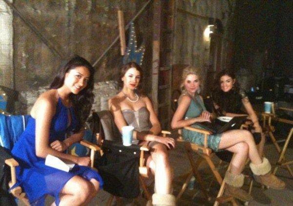 Sevimli Küçük Yalancılar Fotoğrafı