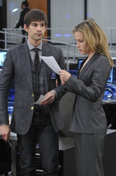 Covert Affairs Fotoğrafları 44